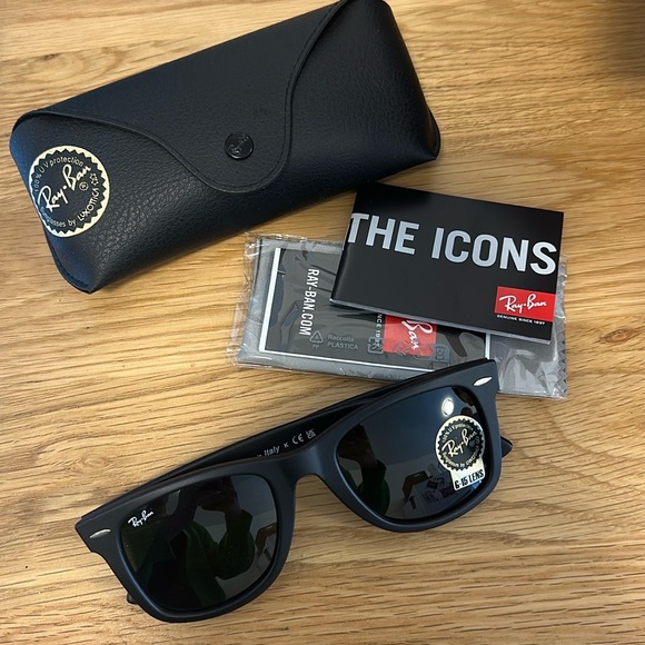 NWT RayBan Wayfarer sunglasses - Picture 2 of 5